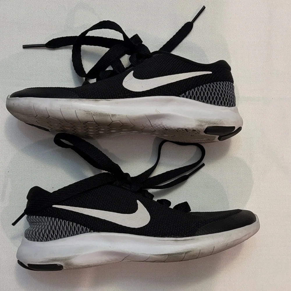 Nike Black and White Running Shoes